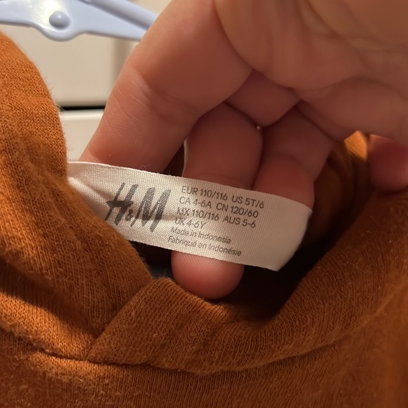 H&M hoodie size 4-6 - Picture 2 of 3